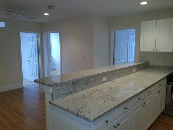 3 bed, 9999 sqft, $4,875 — Photo 3