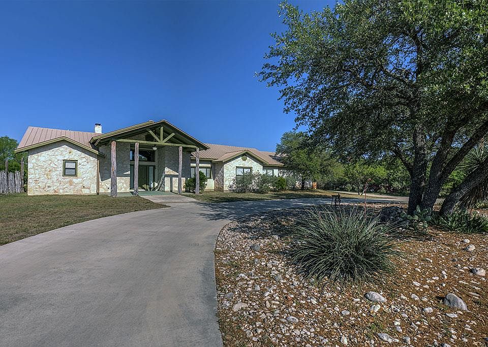 1st image of 779 Mountain Valley Dr