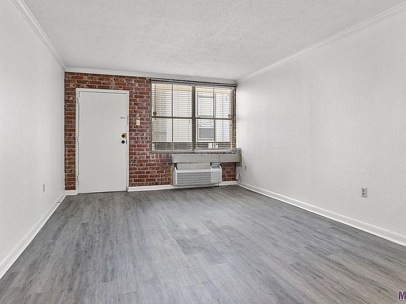 3rd image of 3101 Highland Rd APT 315