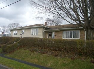 68 Mohegan St, Pittsfield, MA 01201