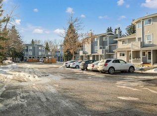 200 SE Shawnessy Dr SW #43, Calgary, AB T2Y1G8