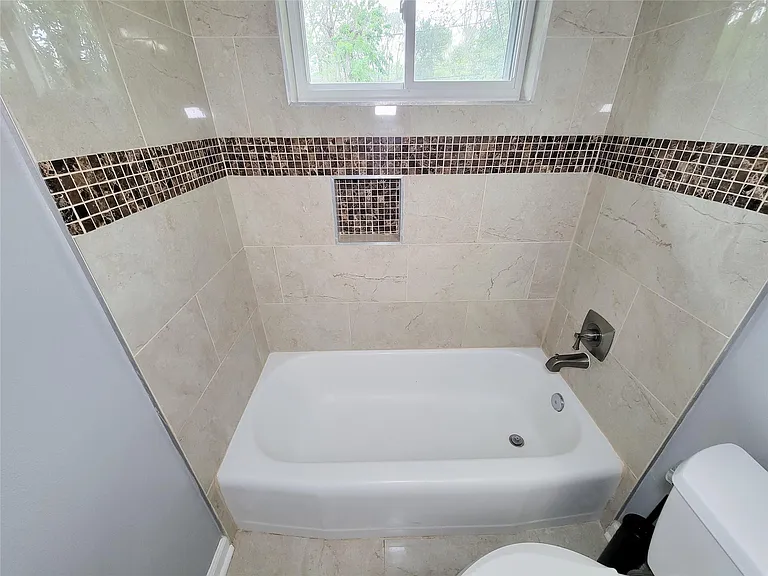5846 Ettrick Dr — Photo 32