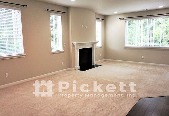 5th image of 1768 Regent Ave NW