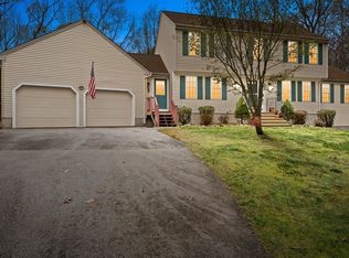 108 Chamberlain Rd, Uxbridge, MA 01569