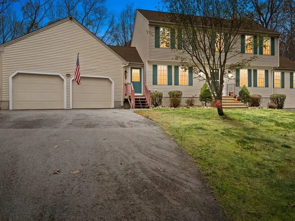 108 Chamberlain Rd, Uxbridge, MA 01569