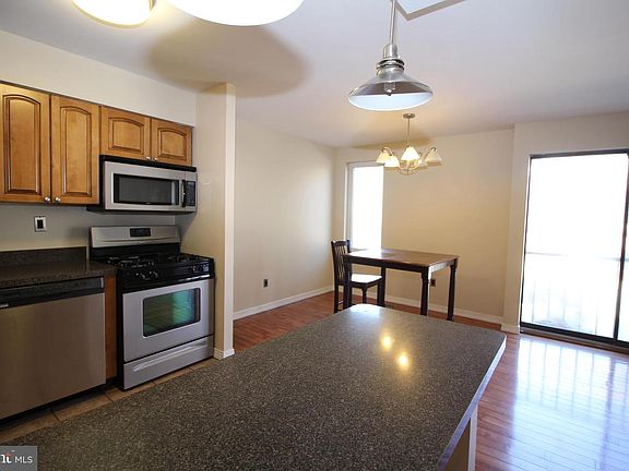 3rd image of 9557 James St #A