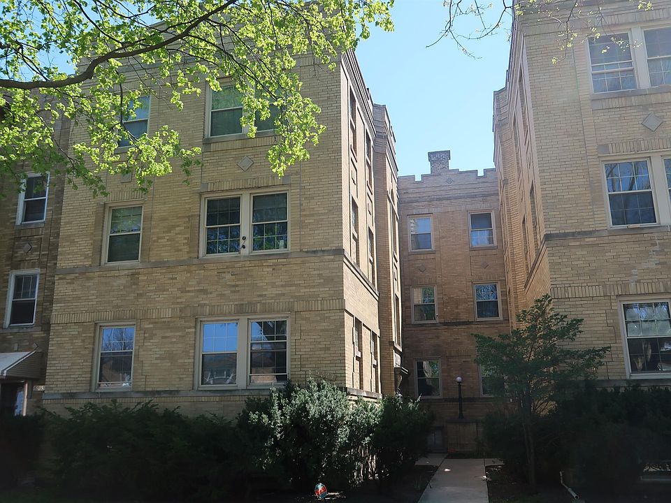 1st image of 5327 W Sunnyside Ave #1