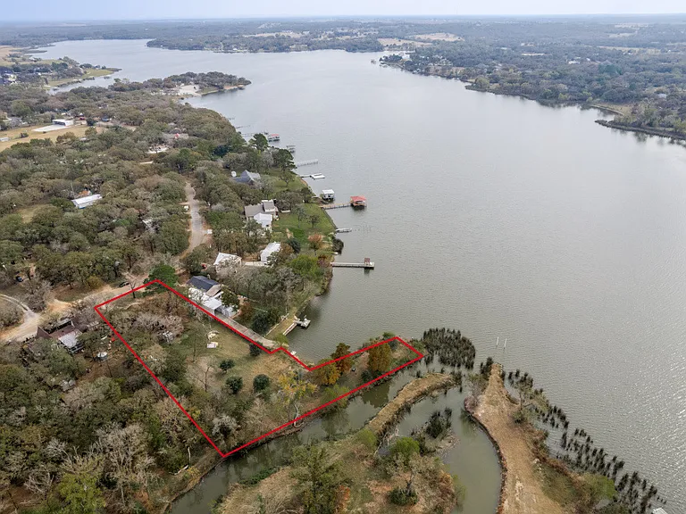 1612 Woodview Dr — Photo 12