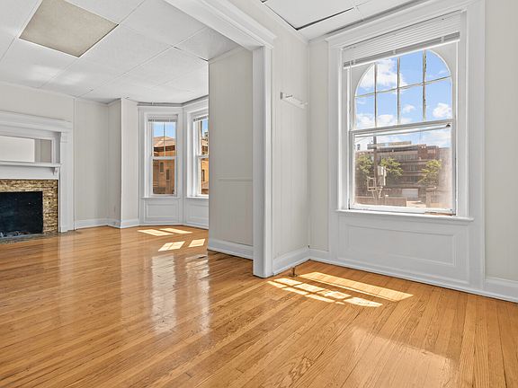 4th image of 58 W Ferry St #11/12