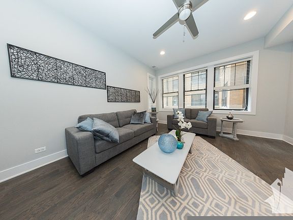 3rd image of 2630 N Rockwell St #2