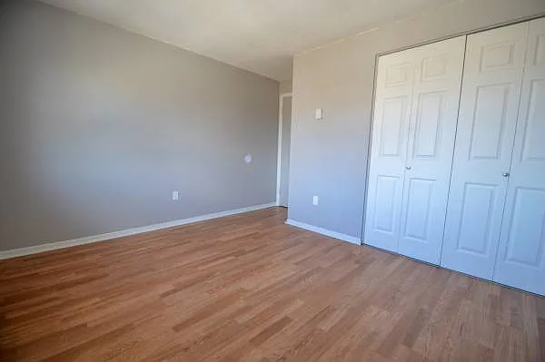 404 Sandy Bay Ter — Photo 1