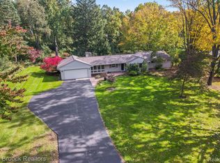 6041 Eastmoor Rd, Bloomfield Hills, MI 48301