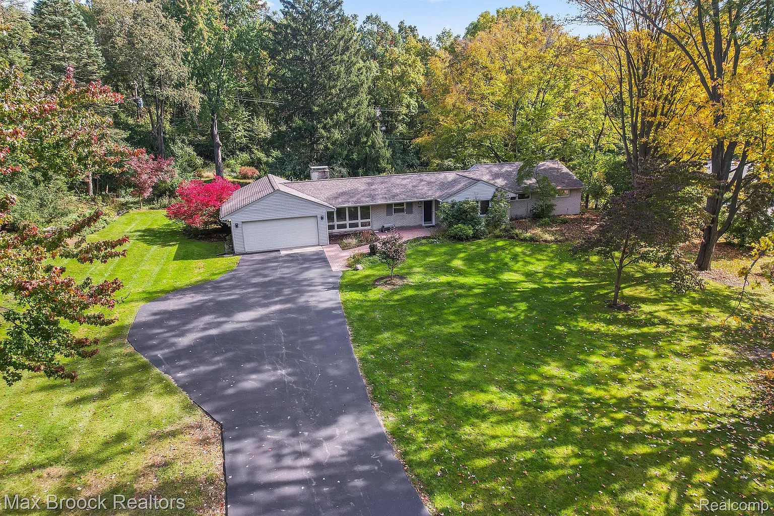 6041 Eastmoor Rd photo 1