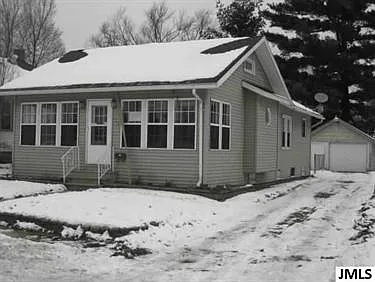 330 Hillside Ave photo 1