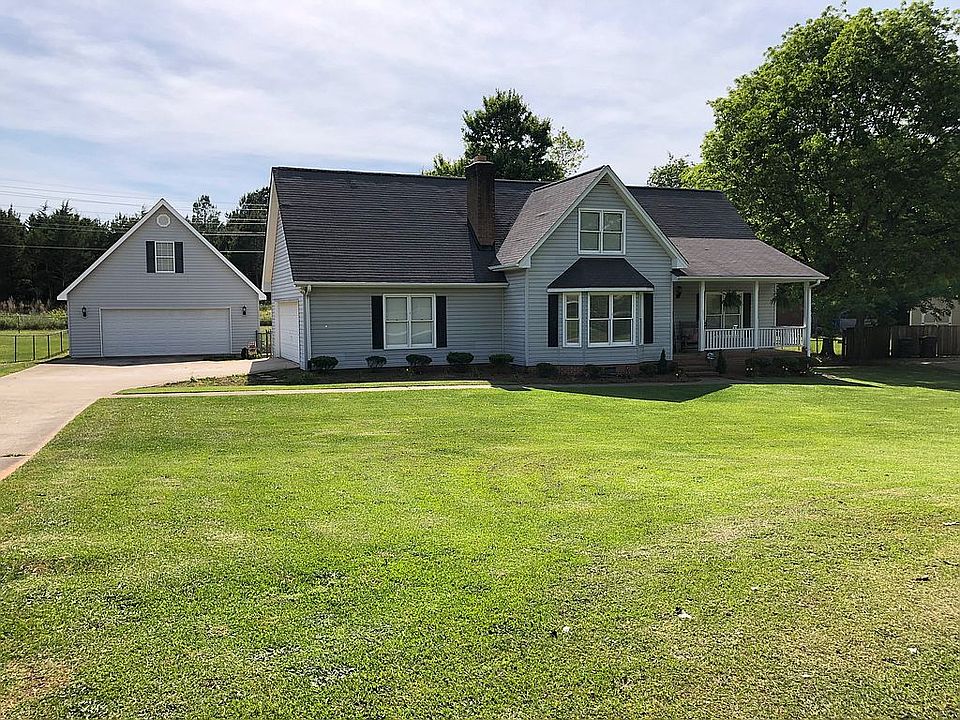 1st image of 317 Knollwood Dr
