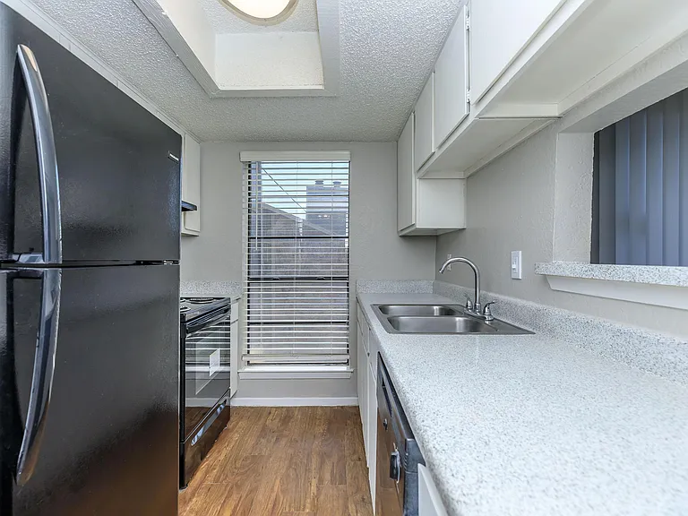 Villas at Alameda — Photo 36