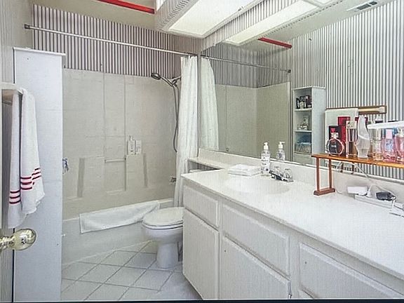 5th image of 9041 Ventura Ct
