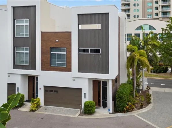 275 Cosmopolitan Ct, Sarasota, FL 34236