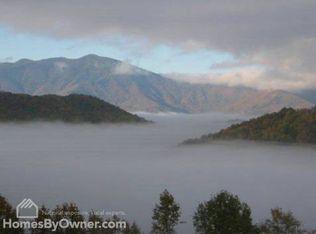 2430 Rabbit Hop Rd, Spruce Pine, NC 28777