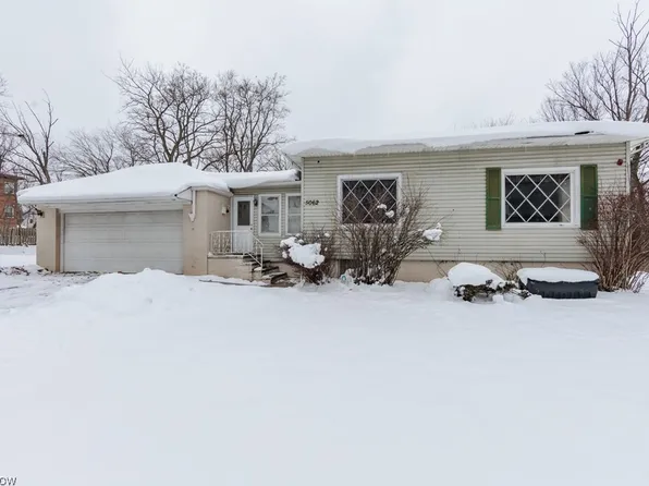 5062 Lee Rd, Maple Heights, OH 44137