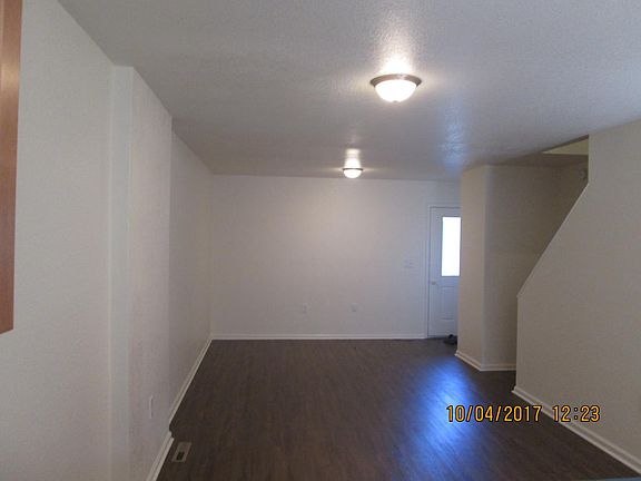 Great Room w LVP Flooring