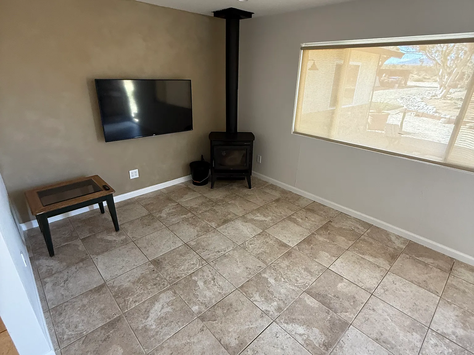 3 bed, 1152 sqft, $2,195 — Photo 4