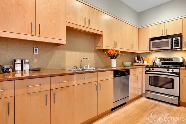 Sold by City Connections Realty | media 3