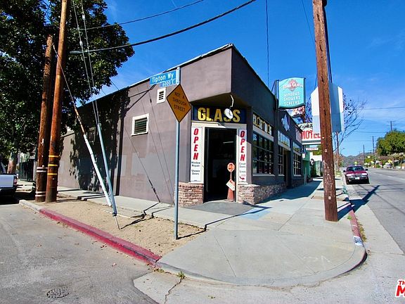 2nd image of 7035 N Figueroa St