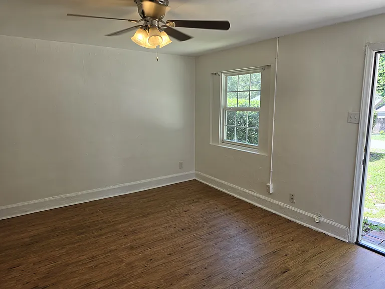 1506 Evergreen St #A — Photo 2