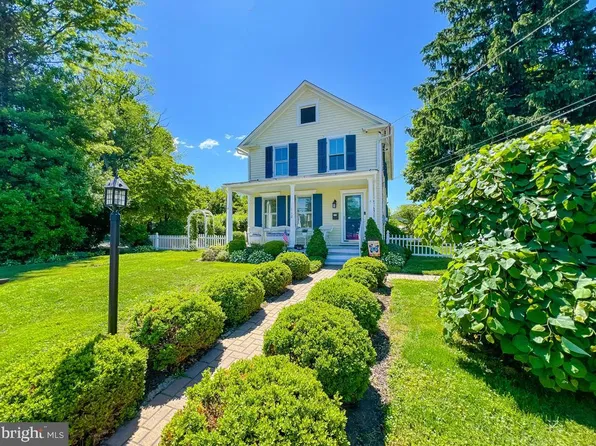 112 W Richardson Ave, Langhorne, PA 19047