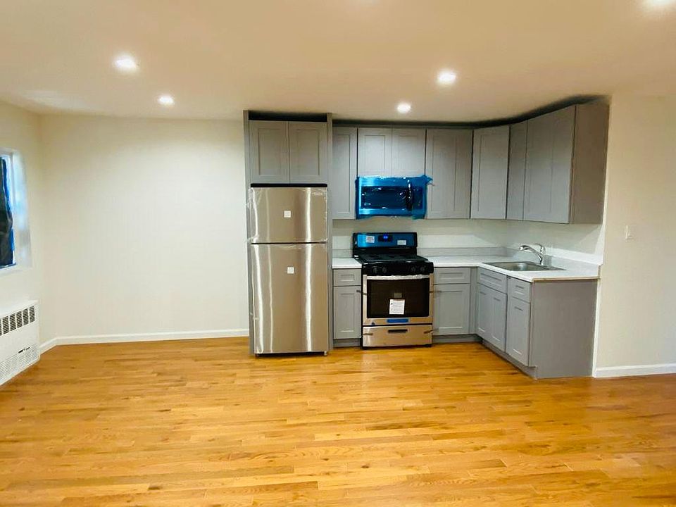 1st image of 920 E 102nd St Floor 2