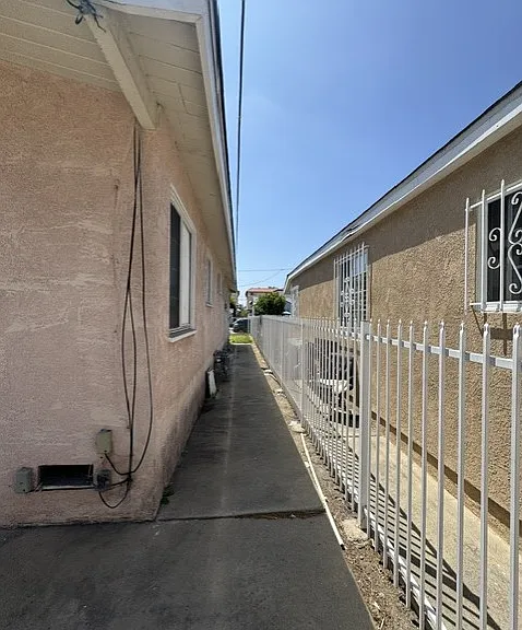 12520 York Ave #A — Photo 8