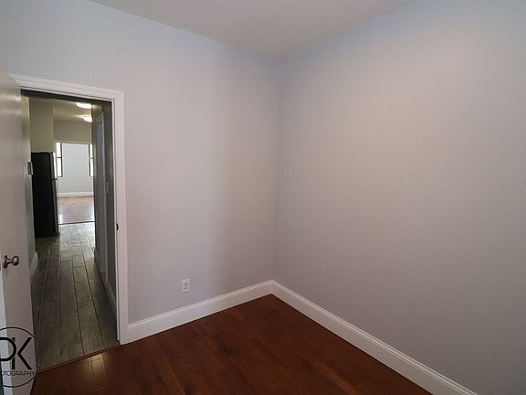 4th image of 49 Driggs Ave APT 3R