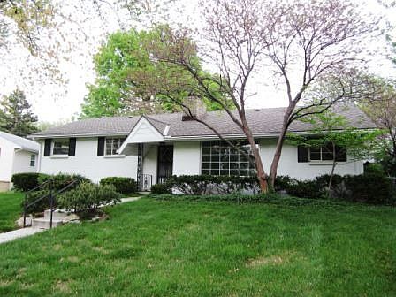 Charming Home - Great Location!
