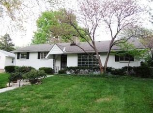 30 NW Greentree Ln, Kansas City, MO 64116
