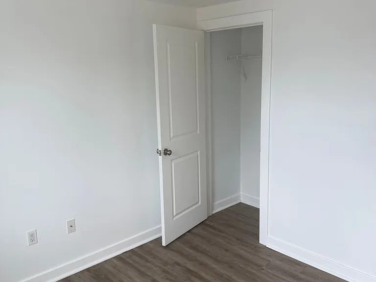 59 Throckmorton St — Photo 10