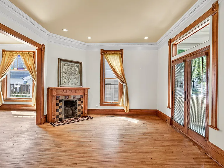 2735 Emerson Ave S #1 — Photo 3