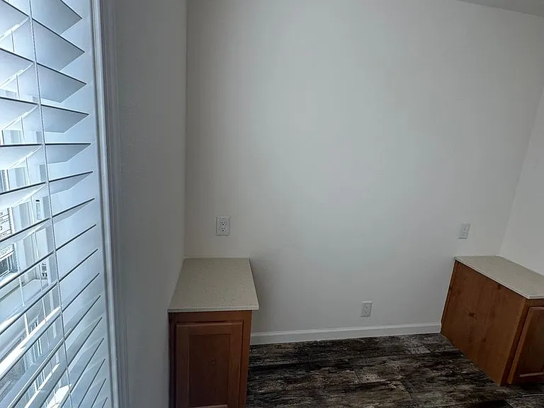 2646 Sharon Ave — Photo 8