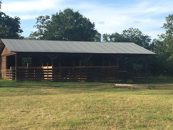 Barn = 6 stalls for cattle or horses, with nice tac room