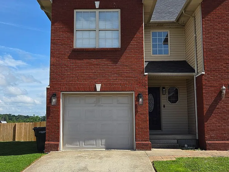 153 Twin Lakes Dr — Photo 1