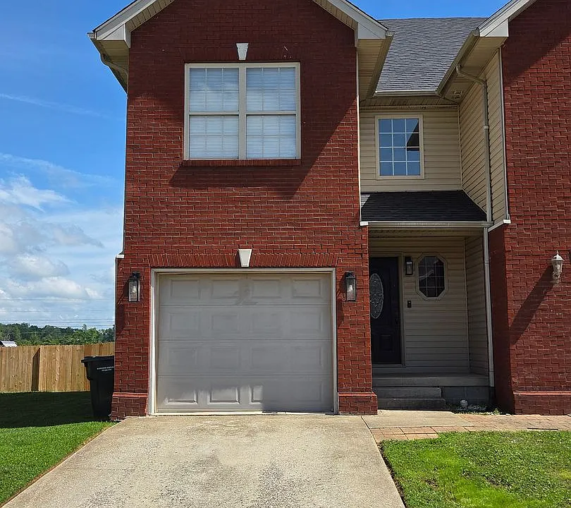 153 Twin Lakes Dr