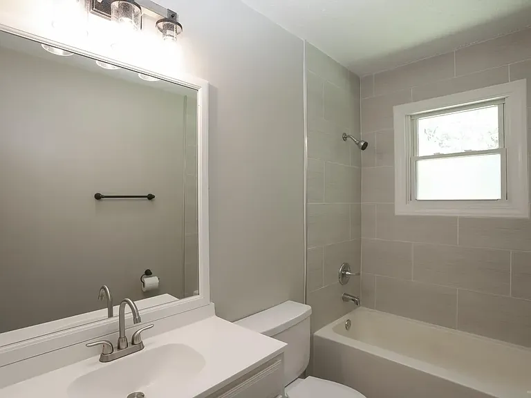 309 Martin Ct — Photo 6