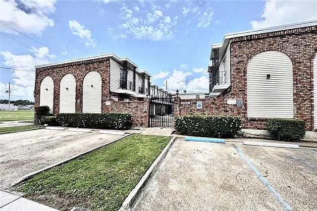 1st image of 3900 Hessmer Ave APT 10