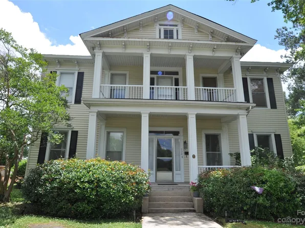 120 W End St, Chester, SC 29706