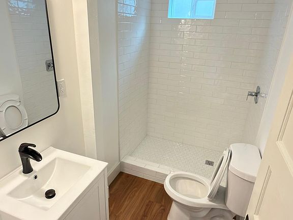 5th image of 1740 Garfield Pl