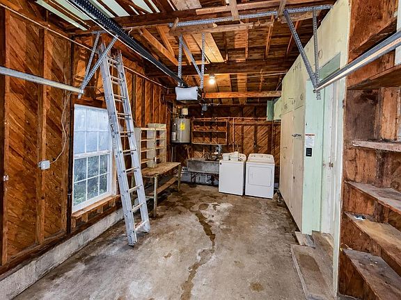 4th image of 1370 ADMIRAL WOODSON LANE