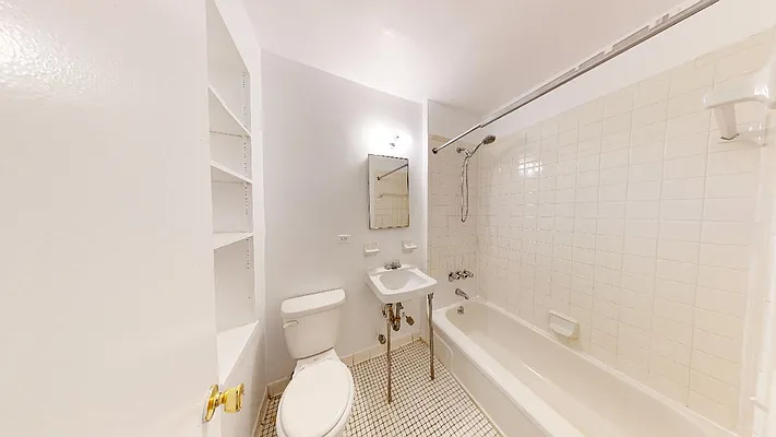 Rented by Bond New York | media 29