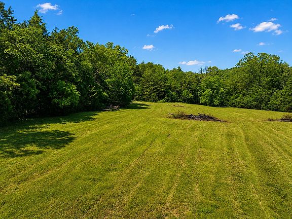 2nd image of 180 Lake Hollow Rd