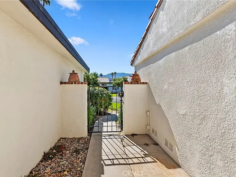 4 San Sebastian Dr — Photo 63