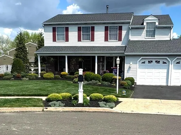 112 Carmen Ln, Langhorne, PA 19047